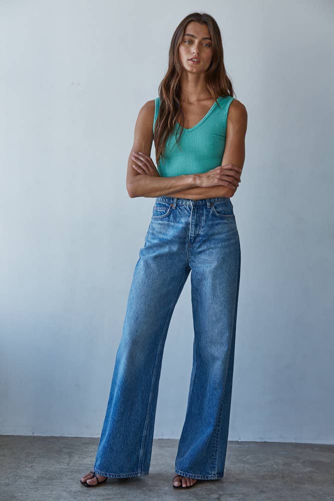 Seamless Sleeveless UV Neck Reversible Tank Top