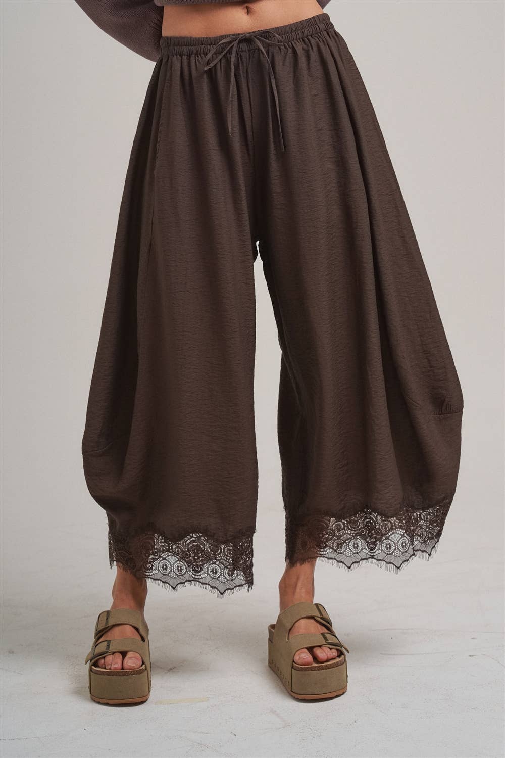 LIGHTWEIGHT FLOWY WIDE BALLOON LEG PANTS WITH DELICATE LACE