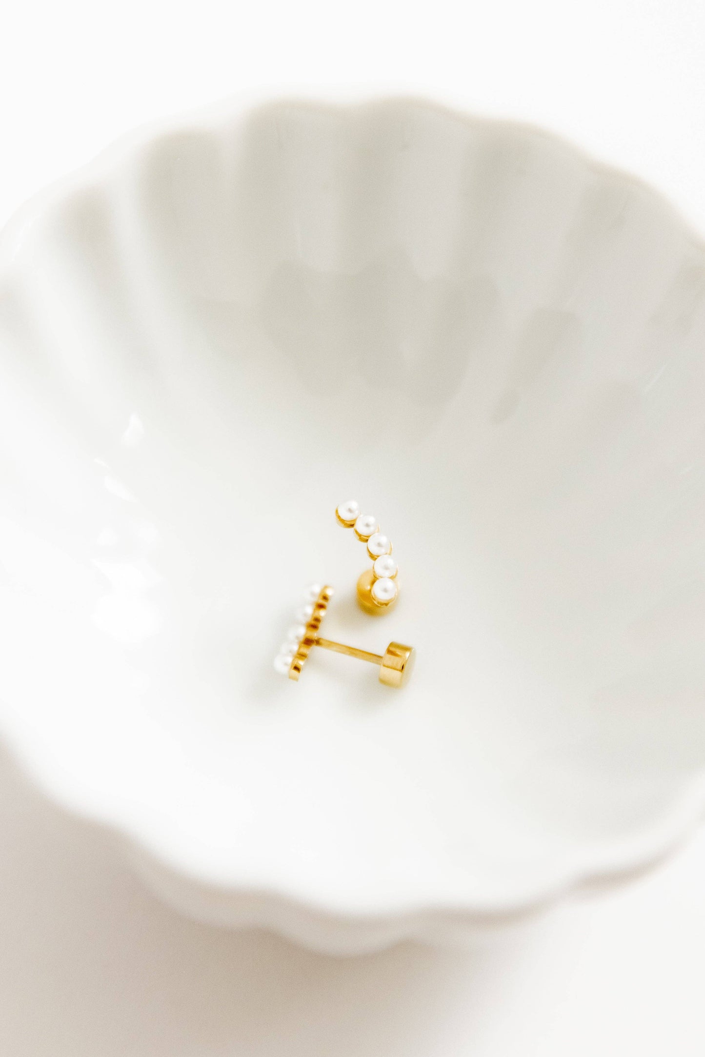 Screwback Stud Pearl Earrings
