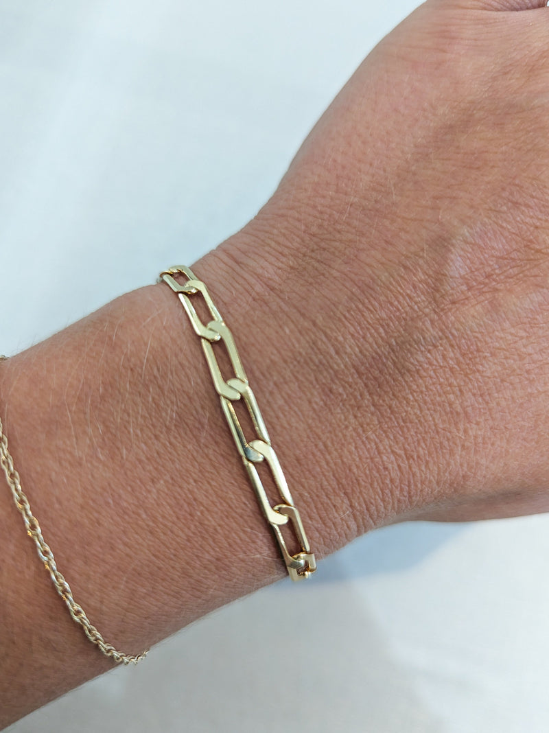 gold paperclip style bracelet with clasp