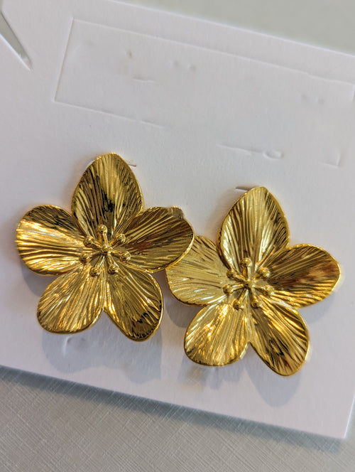 Gold flower stud earrings