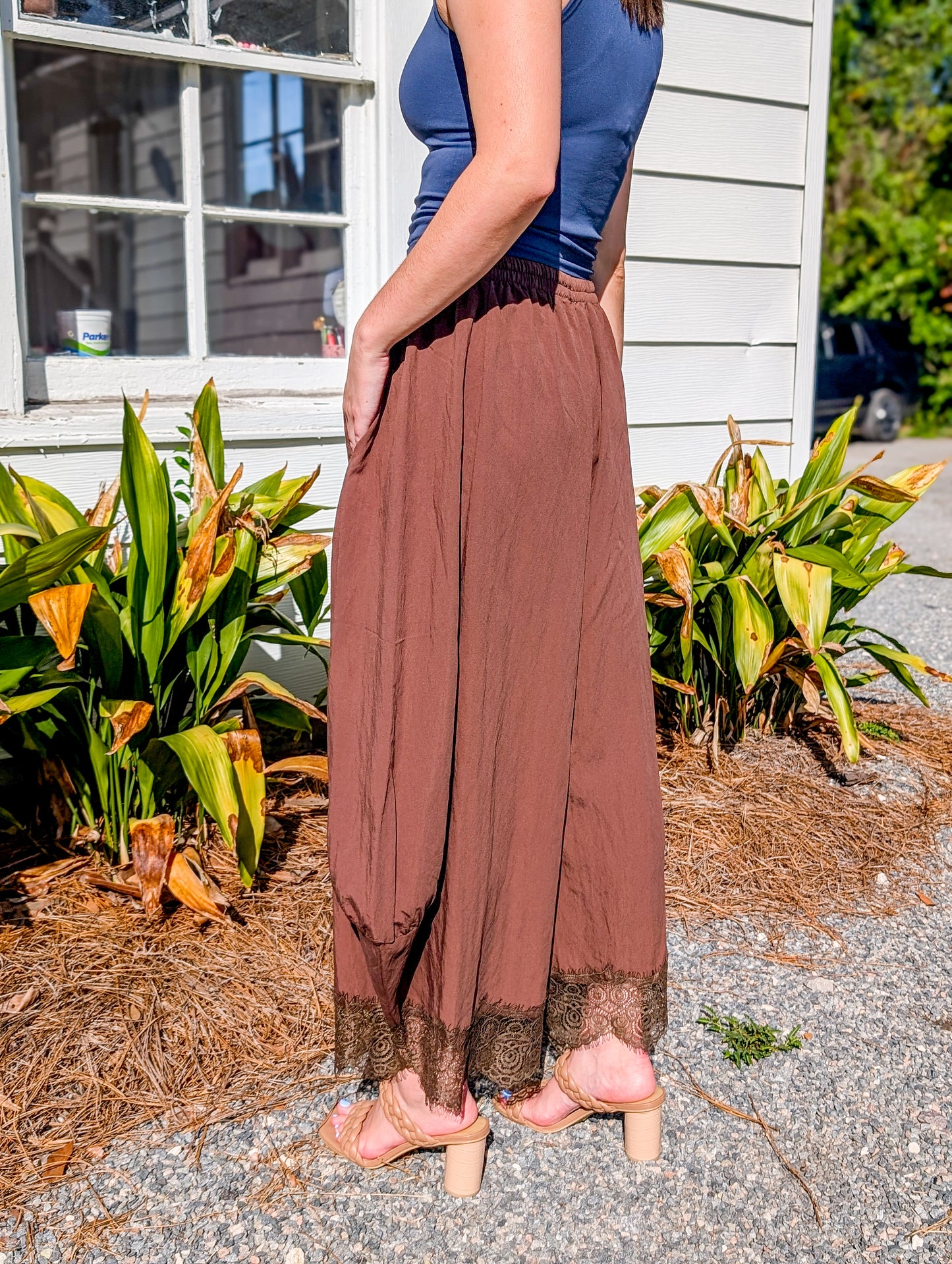 Lightweight Flowy Wide Balloon Leg Pants With Lace