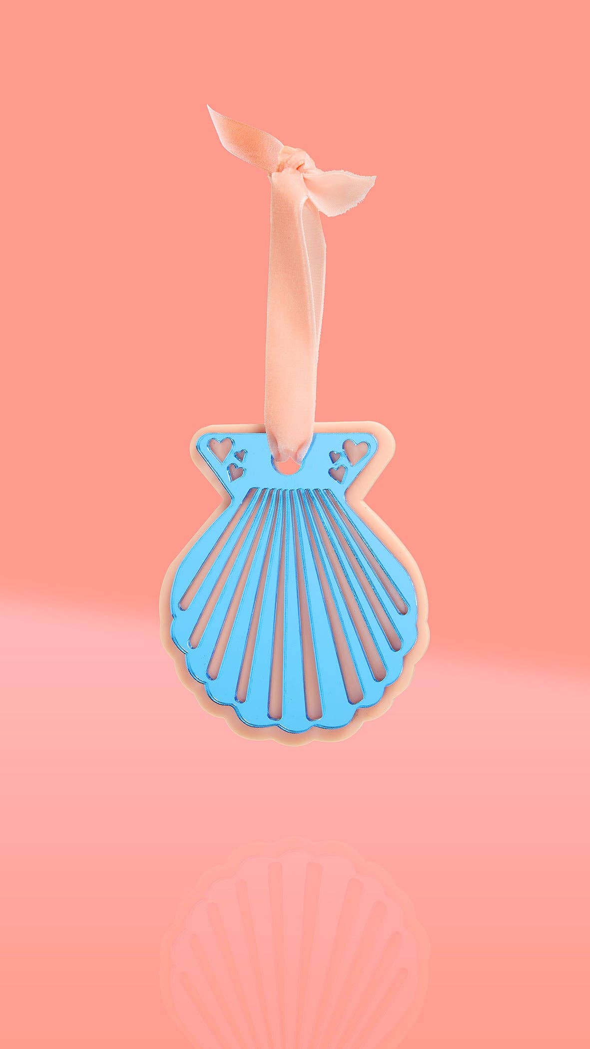 Ornament Seashell Blue + Blush